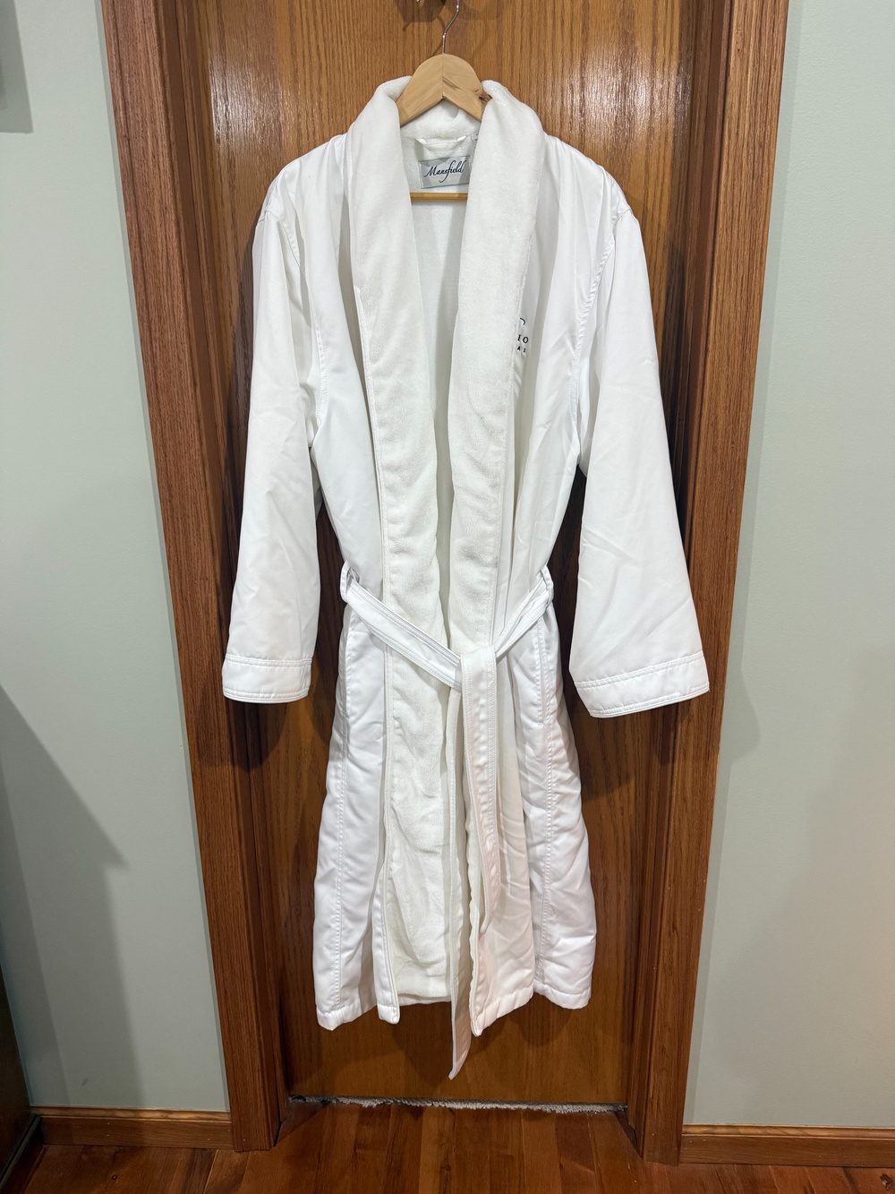 Belagio Hotel Spa White Terry Cloth Robe One Size - Used